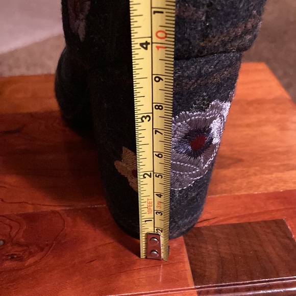 INDIGO RD. FLOWERED FABRIC ANKLE BOOT. SIZE 7.5. Too cute!!!!! EUC - Picture 12 of 12